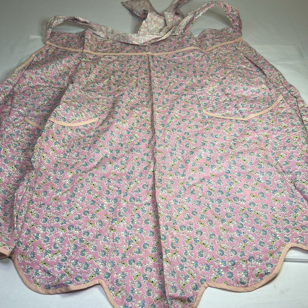Vintage‎ Handmade Half Apron W/ Pockets Cottagecore Country Cute Pink